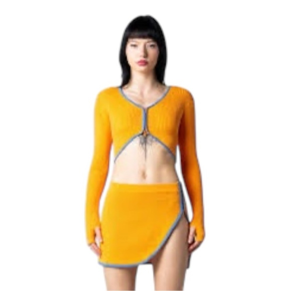Finesse Riley Radiating Set M/L NWT Orange Crop Top & Mini Skirt Blue Trim set